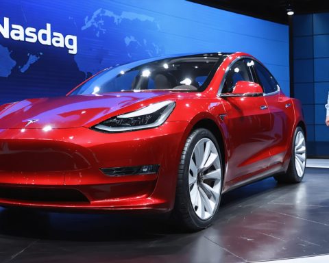 Tesla’s Nasdaq Dance! How New Tech is Shaping Its Future Valuation Tesla’s Nasdaq Dance! How New Tech is Shaping Its Future Valuation