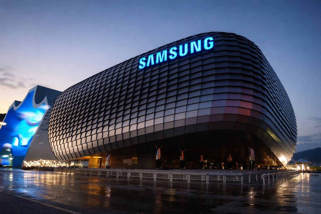 Preço das ações da Samsung Electronics se mantém acima de 180.000 won após rali com envio de HBM4 — o que vem a seguir