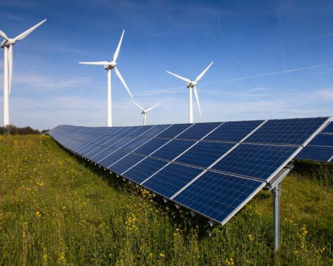 Green Energy News Today: U.S. Judge Gives Wind And Solar Projects A Court Lifeline
